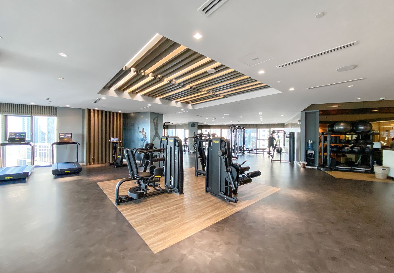 Apartment in Dubai - Spacious 2BR Inside Hotel | Full Amenities 