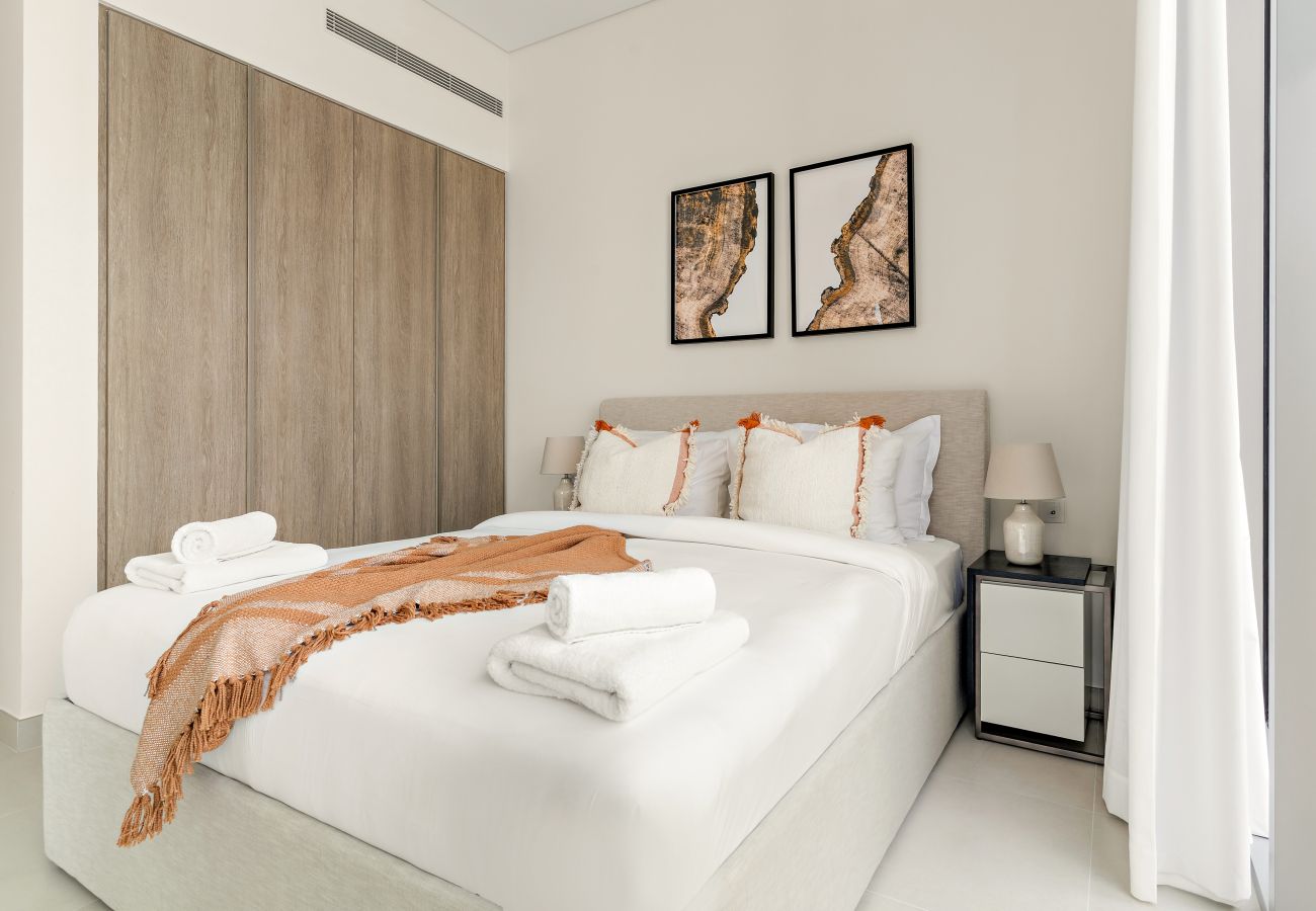 Apartment in Dubai - Elegant 2 BD in LIV Marina with Luxury Amenities