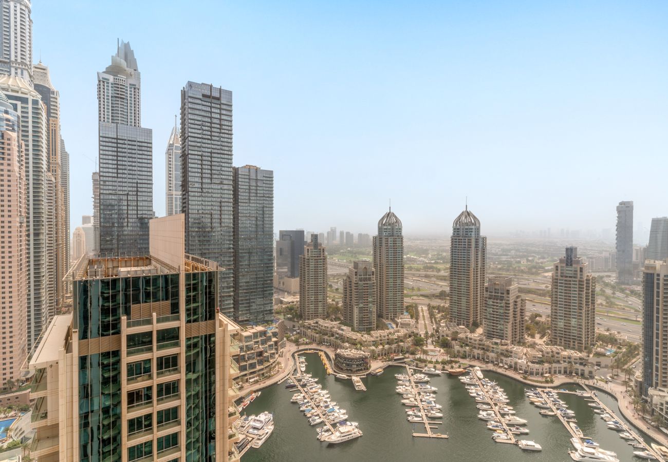 Apartment in Dubai - Elegant 2 BD in LIV Marina with Luxury Amenities