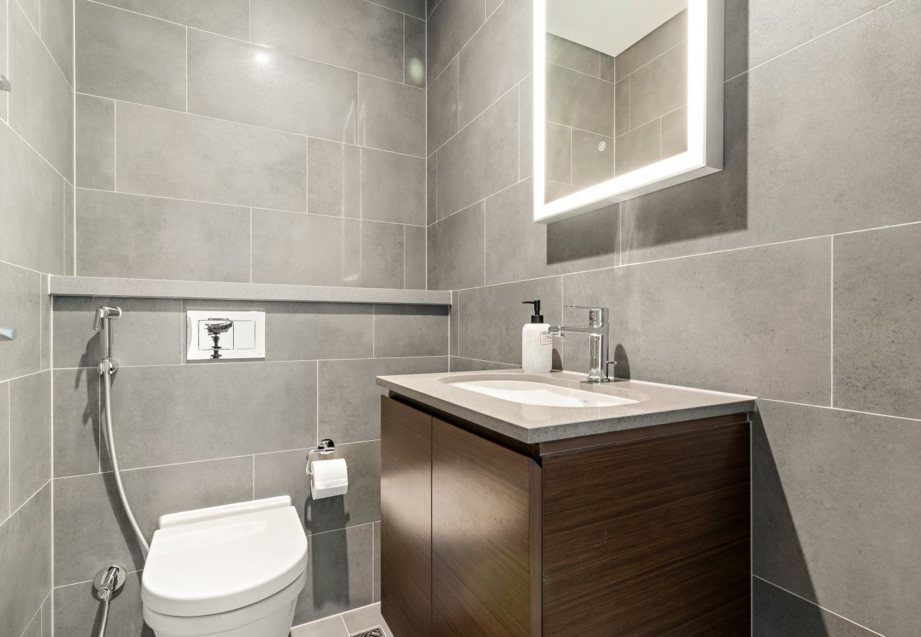 Apartment in Dubai - Modern 2 BR with Pool View in Sobha Hartland 