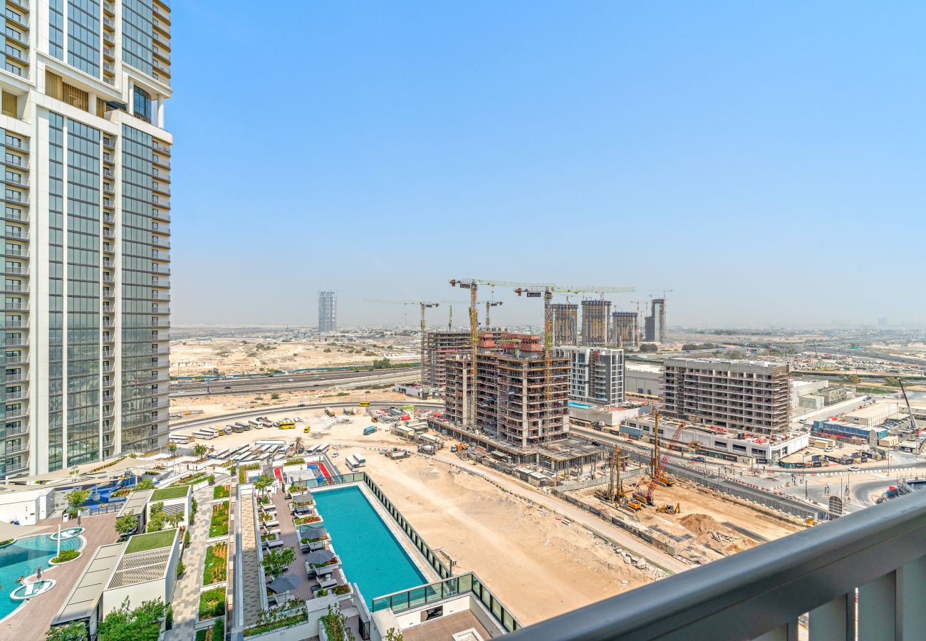 Apartment in Dubai - Modern 2 BR with Pool View in Sobha Hartland 