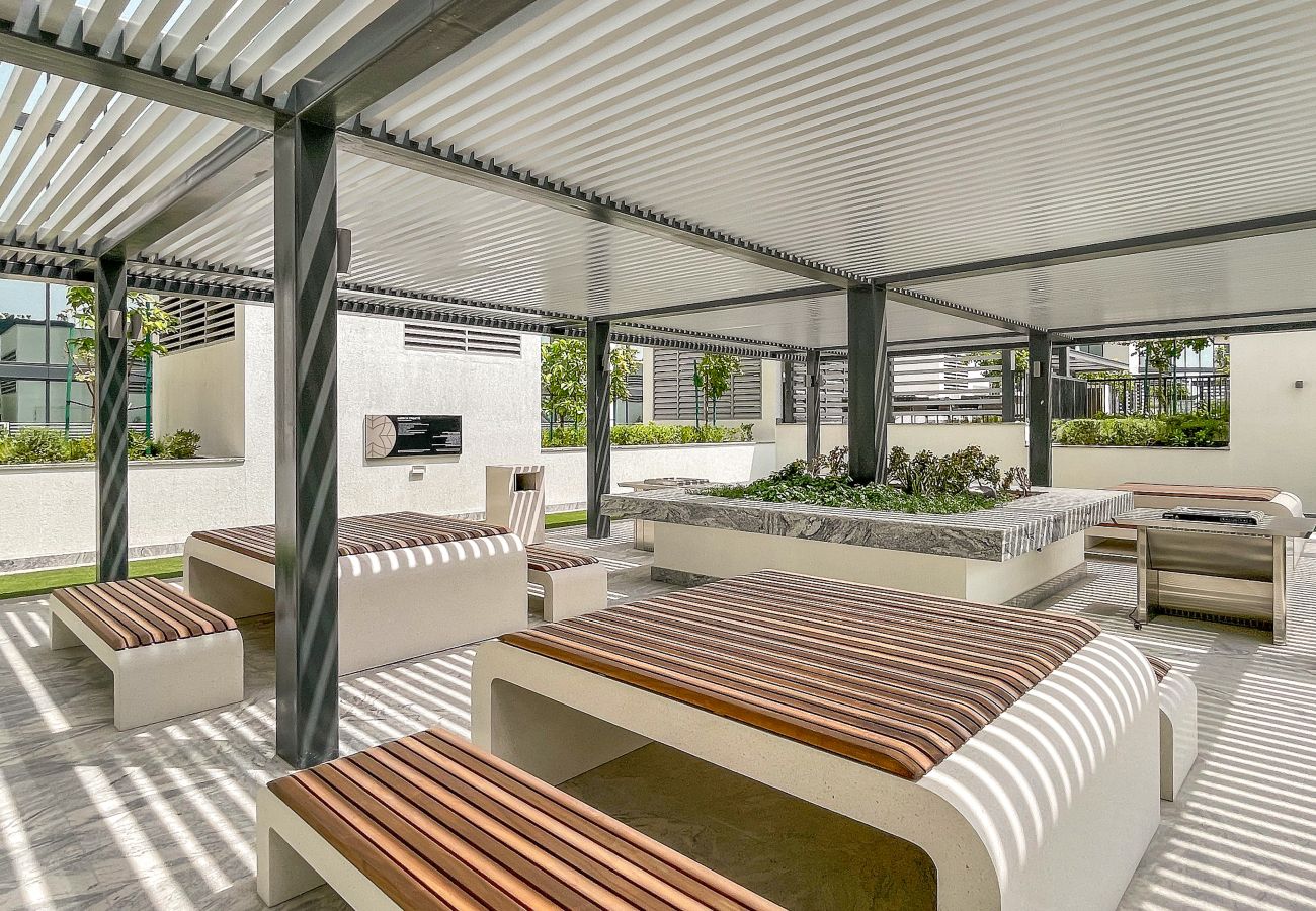 Apartment in Dubai - Modern 2 BR with Pool View in Sobha Hartland 