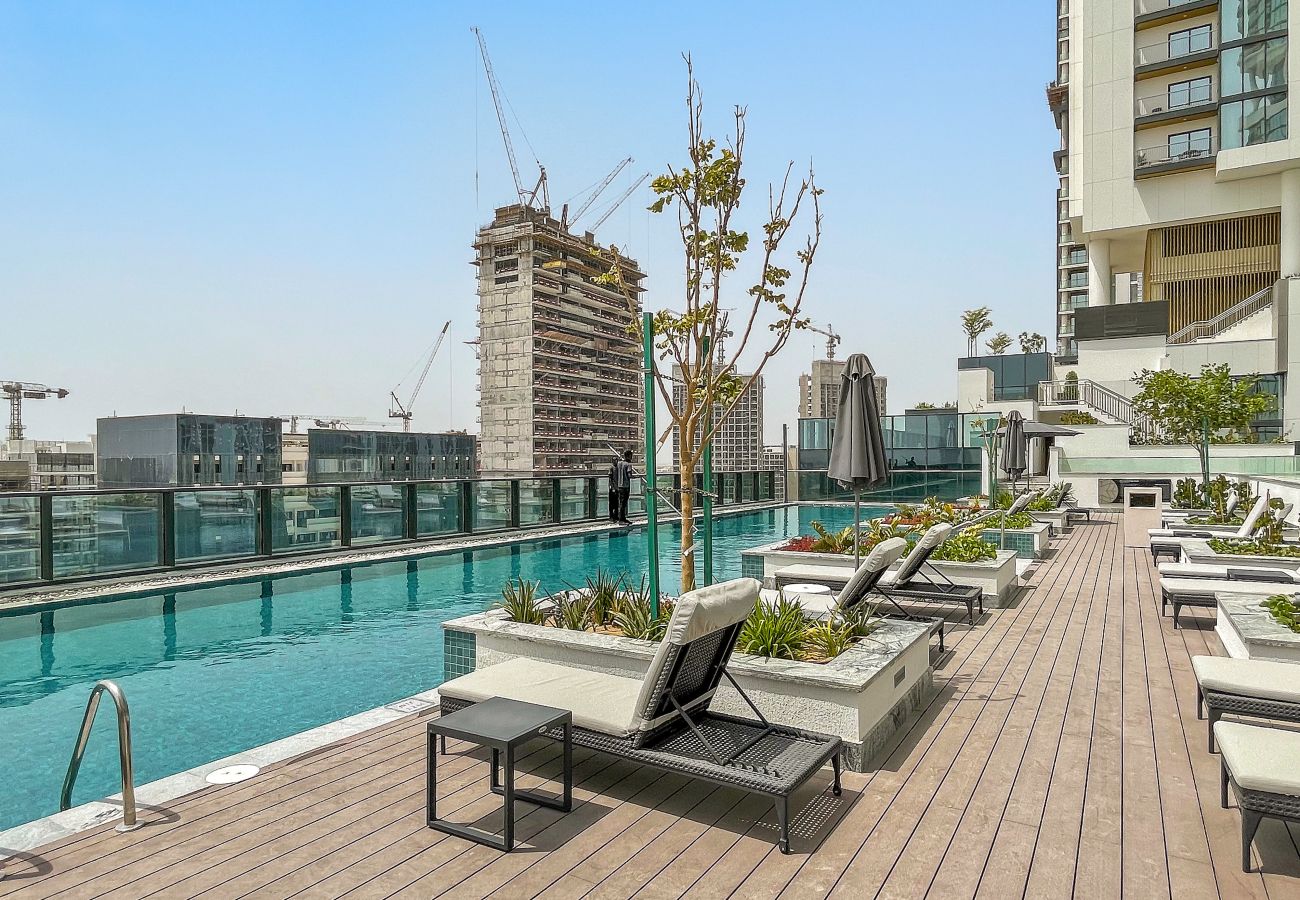 Apartment in Dubai - Modern 2 BR with Pool View in Sobha Hartland 