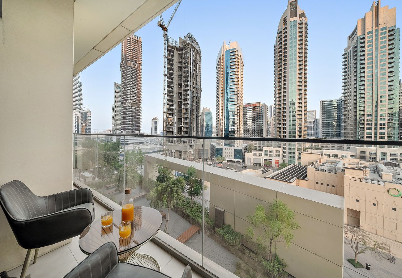 Apartment in Dubai - Elegant 1BD in Iconic Downtown Location