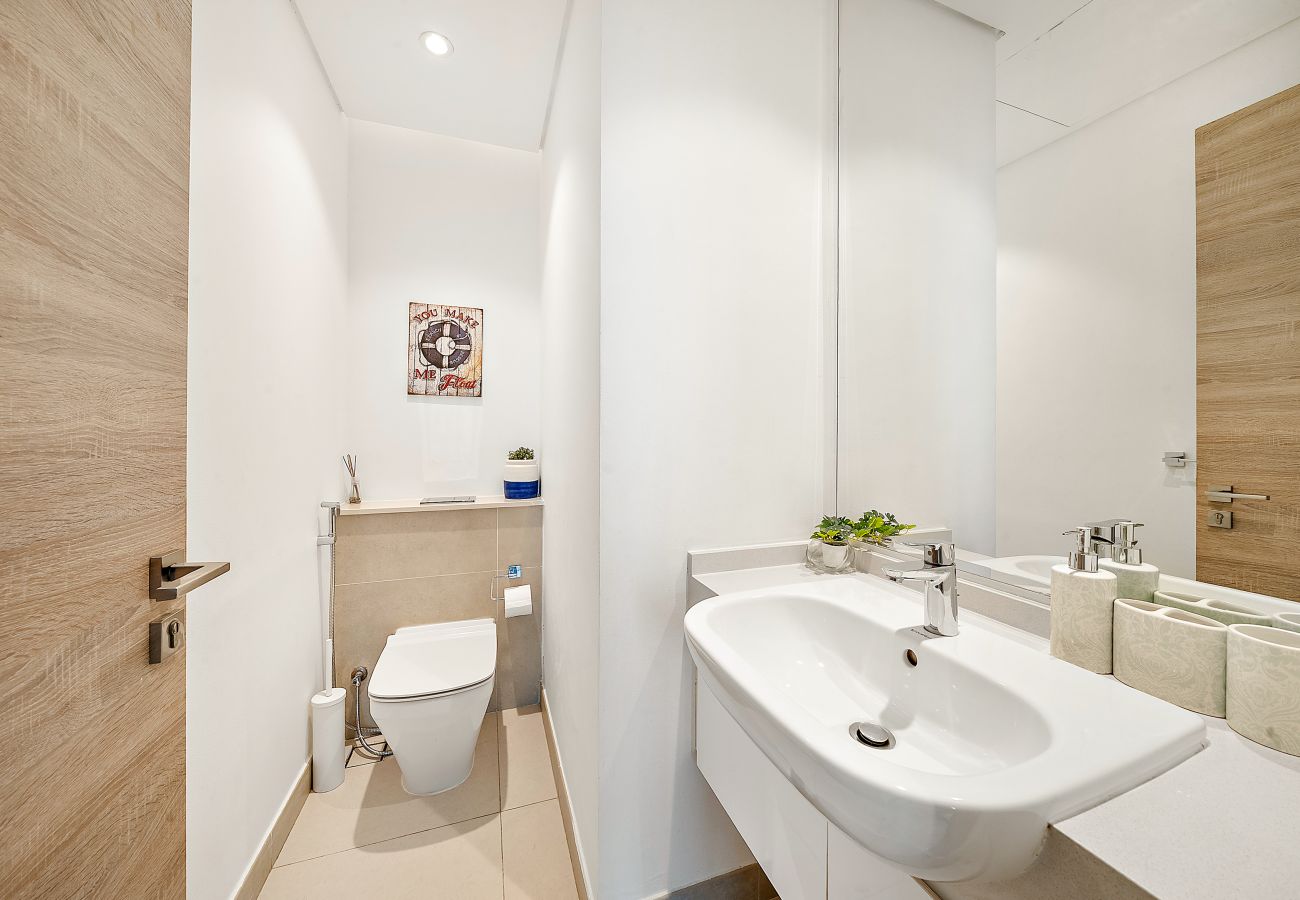 Apartment in Dubai - Bright and Stylish 1 BD in Dubai Marina