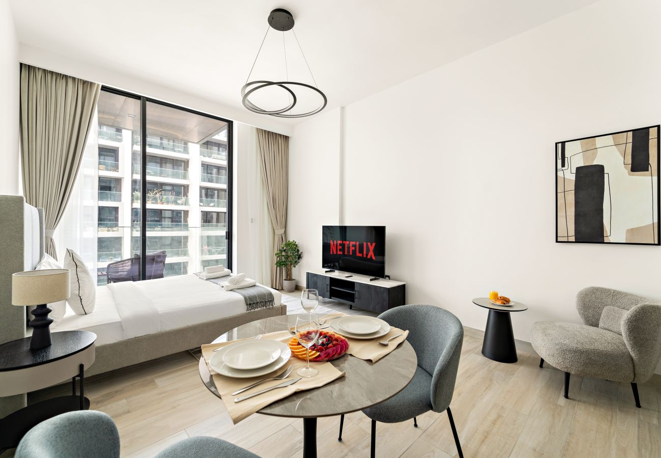 Apartment in Dubai - Elegant Studio in Dubai Hills Overlooking the Pool