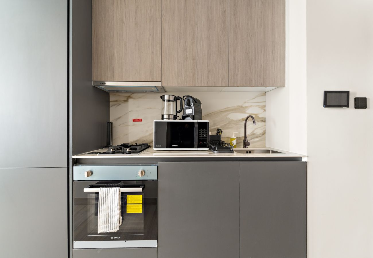 Apartment in Dubai - Elegant Studio in Dubai Hills Overlooking the Pool