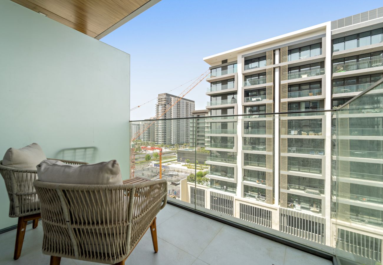 Apartment in Dubai - Elegant Studio in Dubai Hills Overlooking the Pool