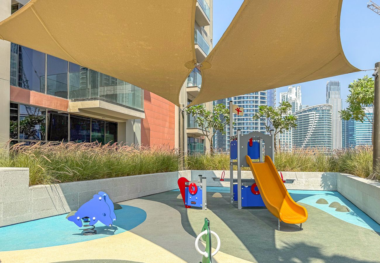 Apartment in Dubai - Elegant Canal View studio in Business Bay