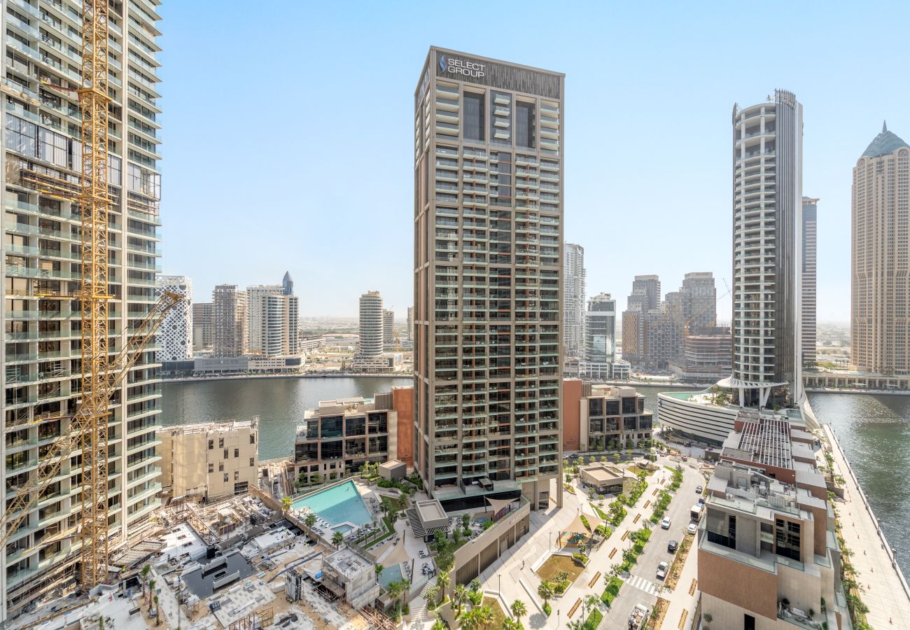 Apartment in Dubai - Modern Studio Overlooking The Canal in Business Bay