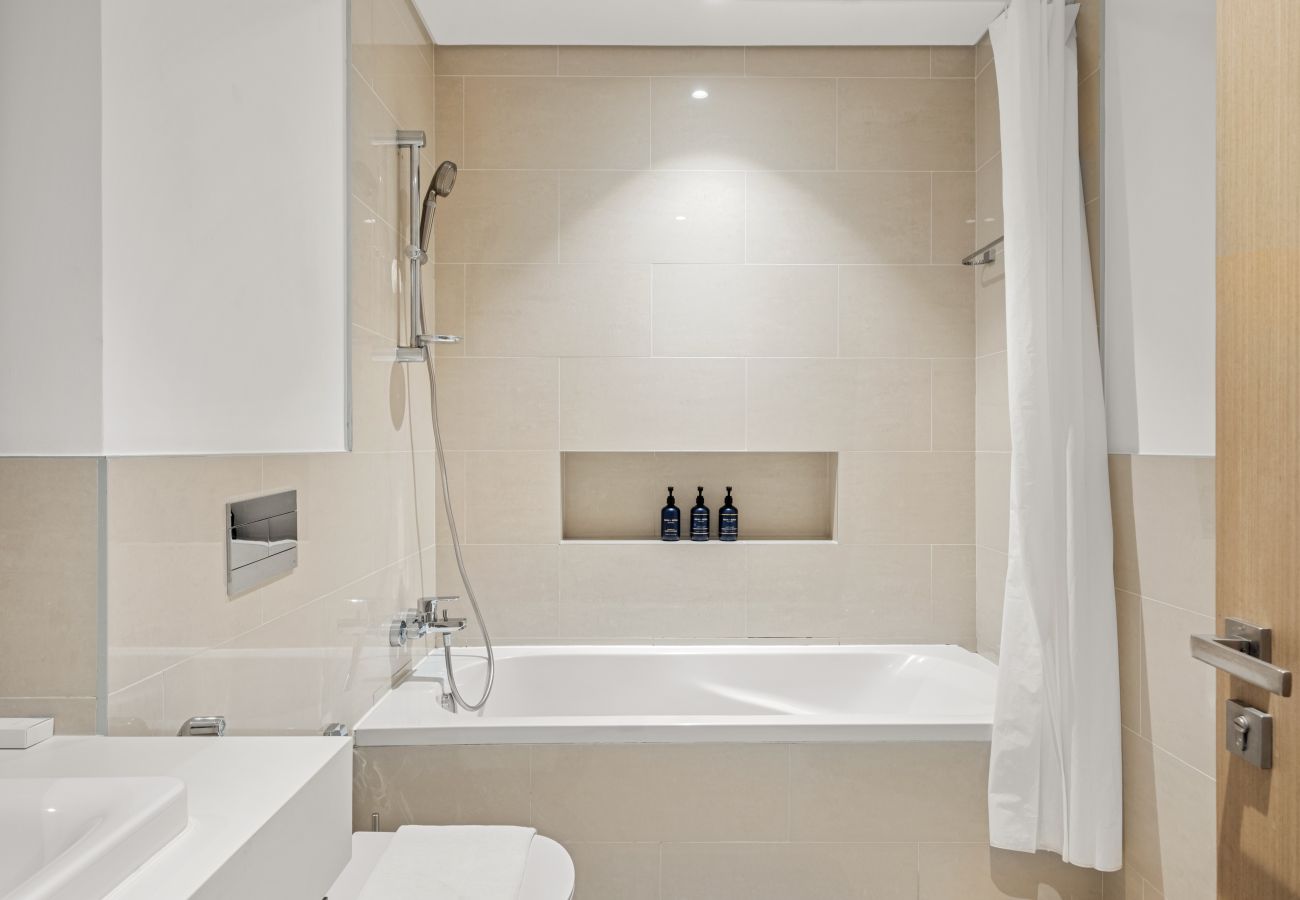 Apartment in Dubai - Spacious 2BD in Dubai Creek Harbour