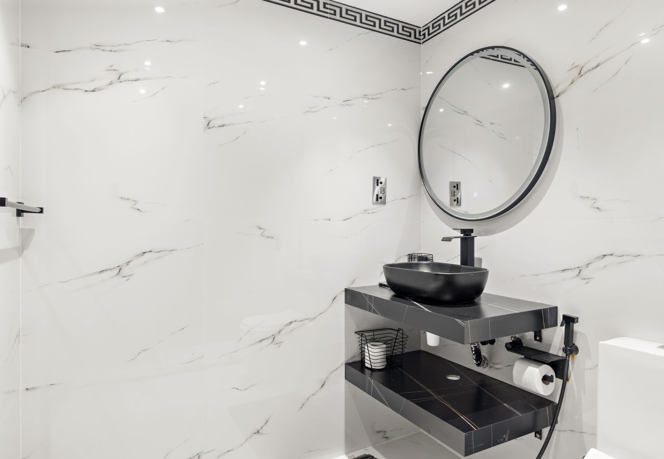 Apartment in Dubai - Luxury 2 BD with Stunning Marina Views