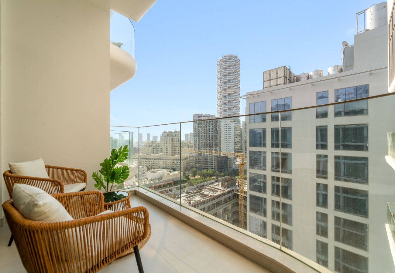 Apartment in Dubai -  Refined 1 BD Apartment in JVC