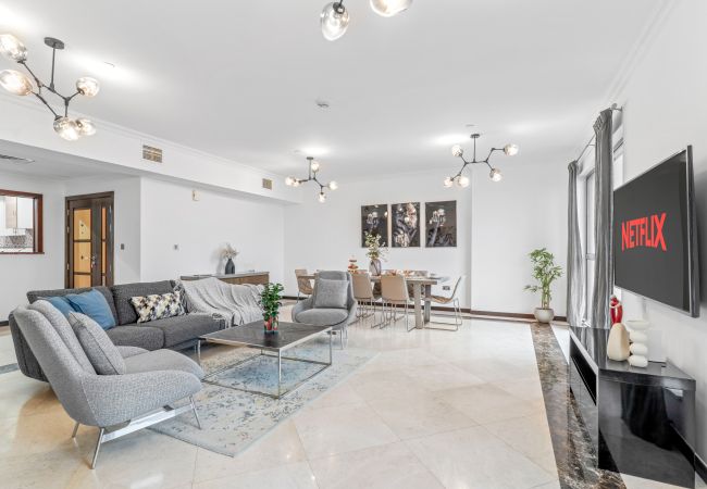 Apartment in Dubai - Spacious 3 BR in JBR with Beach Access