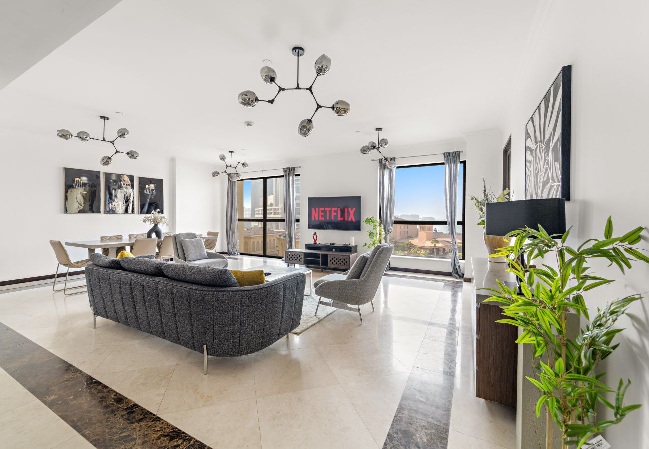 Apartment in Dubai - Spacious 3 BR in JBR with Beach Access