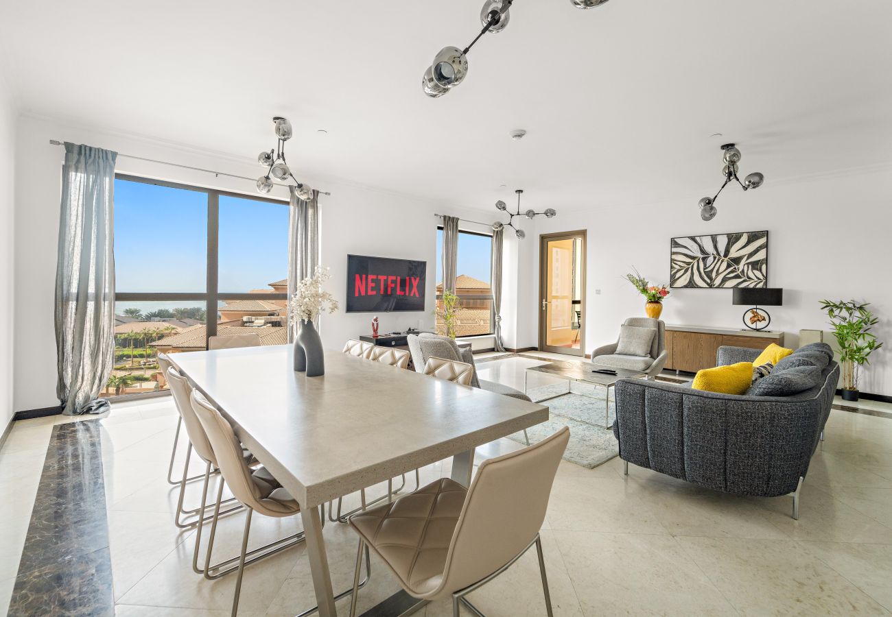 Apartment in Dubai - Spacious 3 BR in JBR with Beach Access