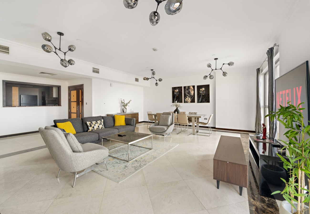 Apartment in Dubai - Spacious 3 BR in JBR with Beach Access