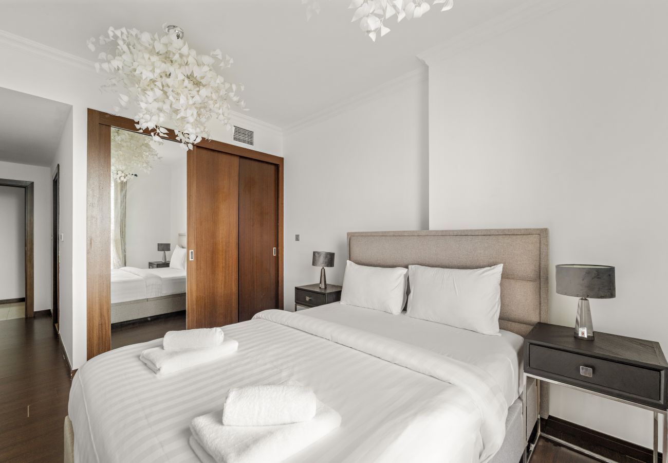 Apartment in Dubai - Spacious 3 BR in JBR with Beach Access