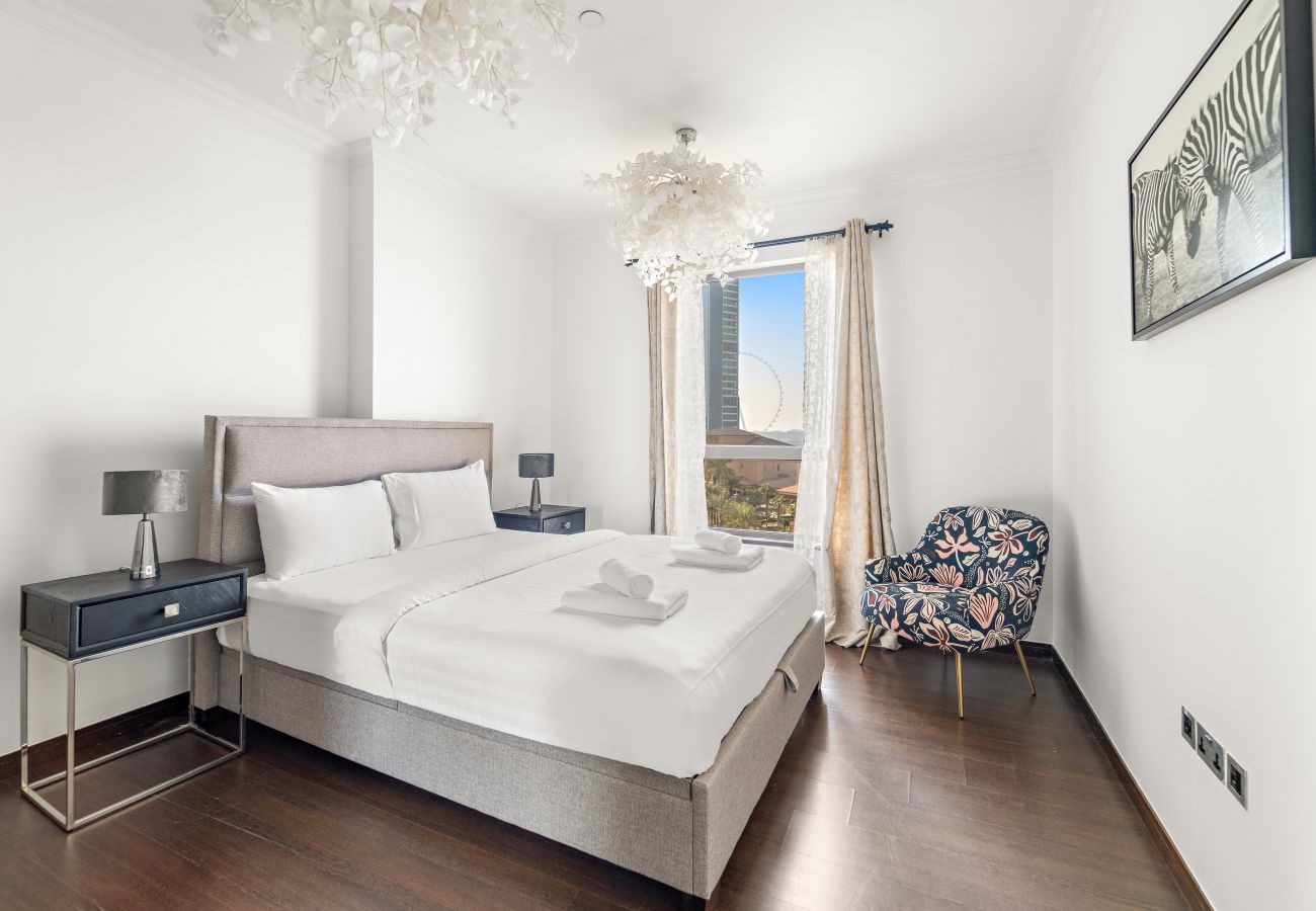 Apartment in Dubai - Spacious 3 BR in JBR with Beach Access