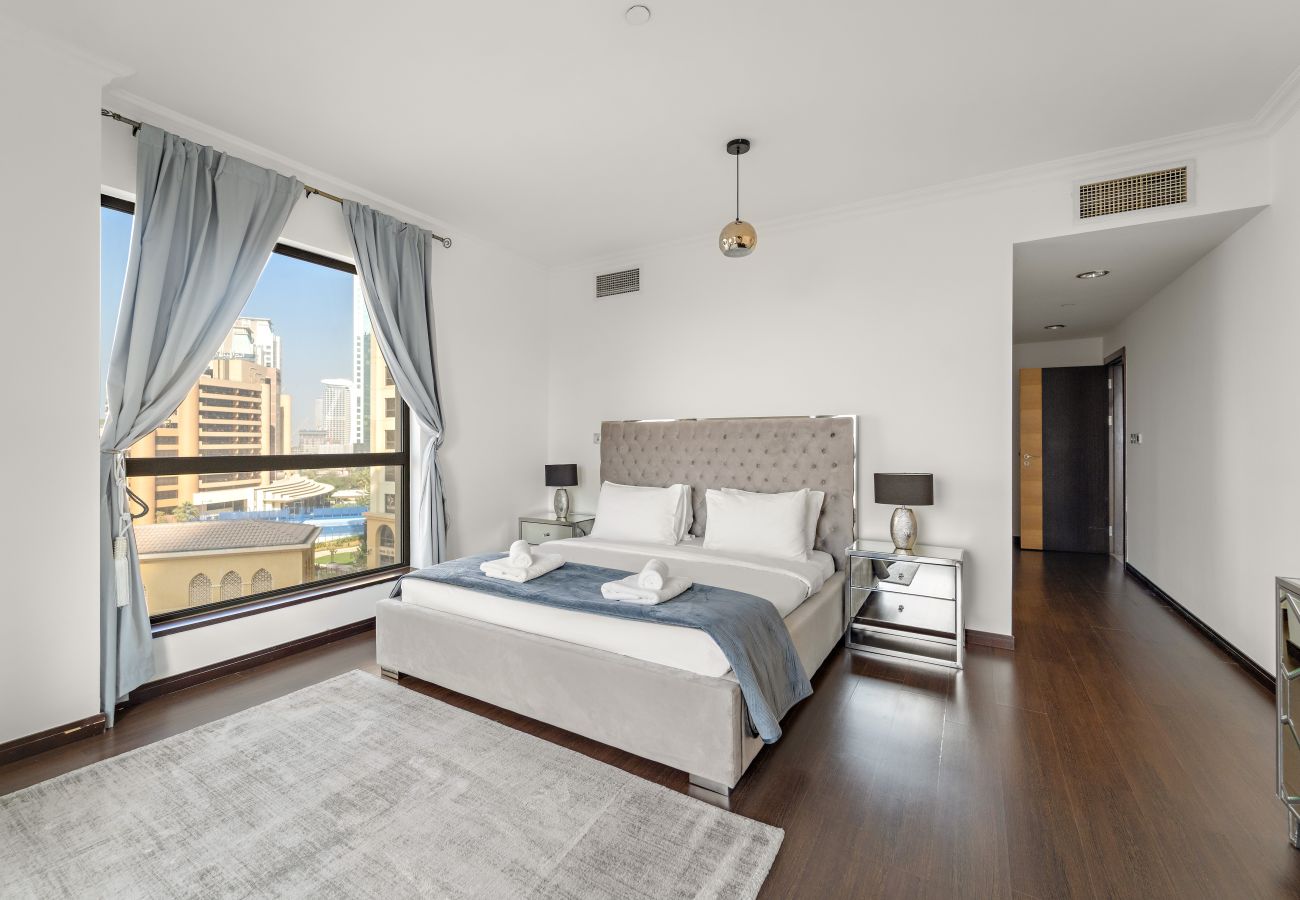 Apartment in Dubai - Spacious 3 BR in JBR with Beach Access