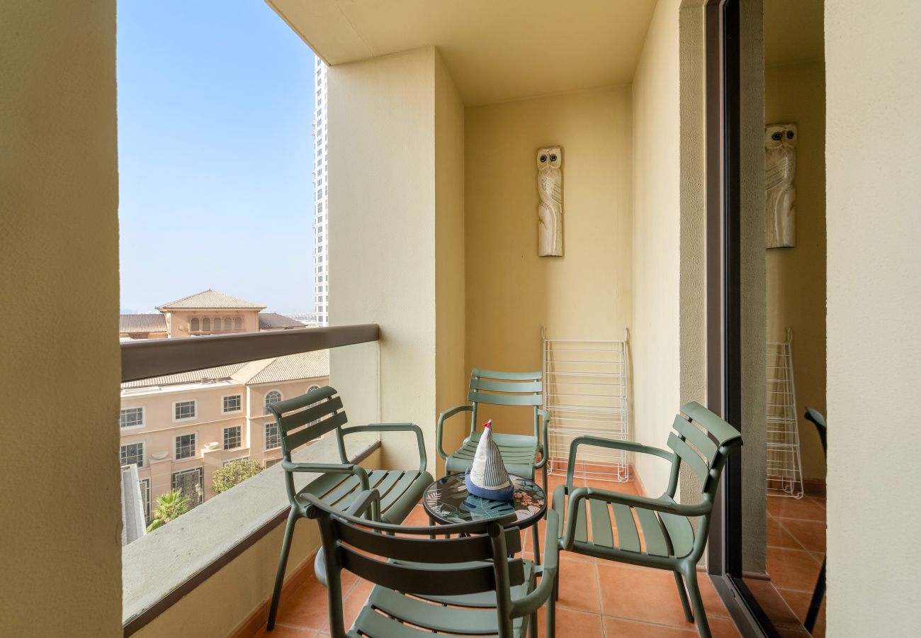 Apartment in Dubai - Spacious 3 BR in JBR with Beach Access