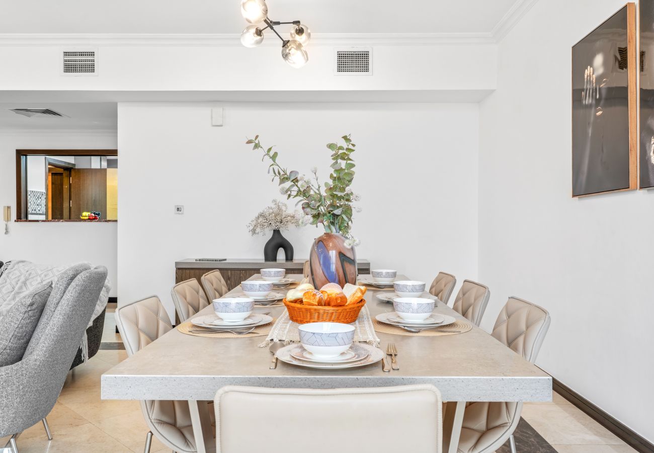 Apartment in Dubai - Spacious 3 BR in JBR with Beach Access