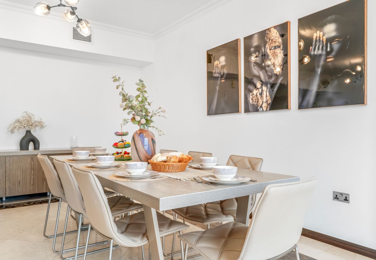 Apartment in Dubai - Spacious 3 BR in JBR with Beach Access