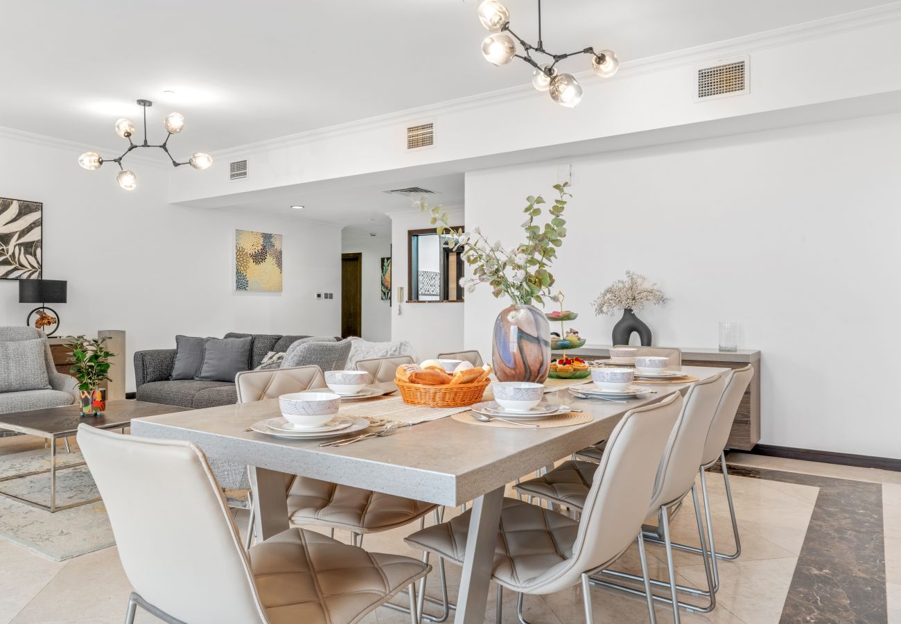 Apartment in Dubai - Spacious 3 BR in JBR with Beach Access