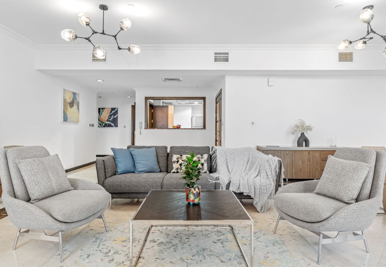 Apartment in Dubai - Spacious 3 BR in JBR with Beach Access