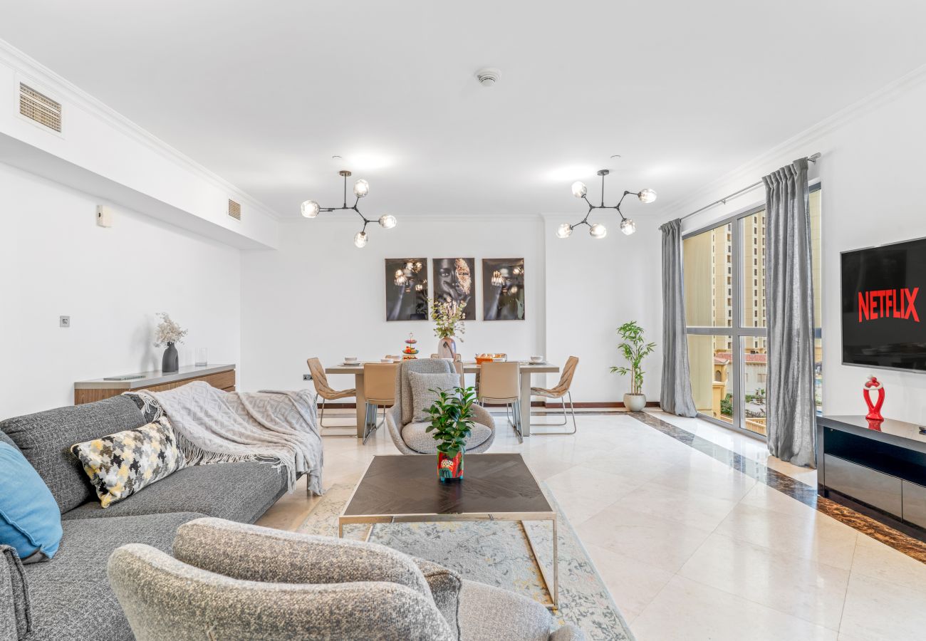 Apartment in Dubai - Spacious 3 BR in JBR with Beach Access