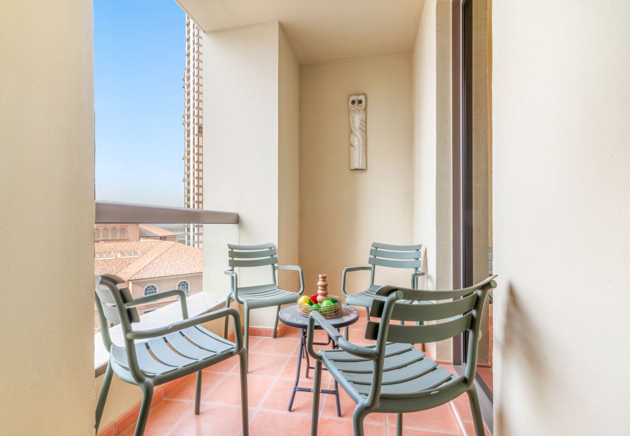 Apartment in Dubai - Spacious 3 BR in JBR with Beach Access