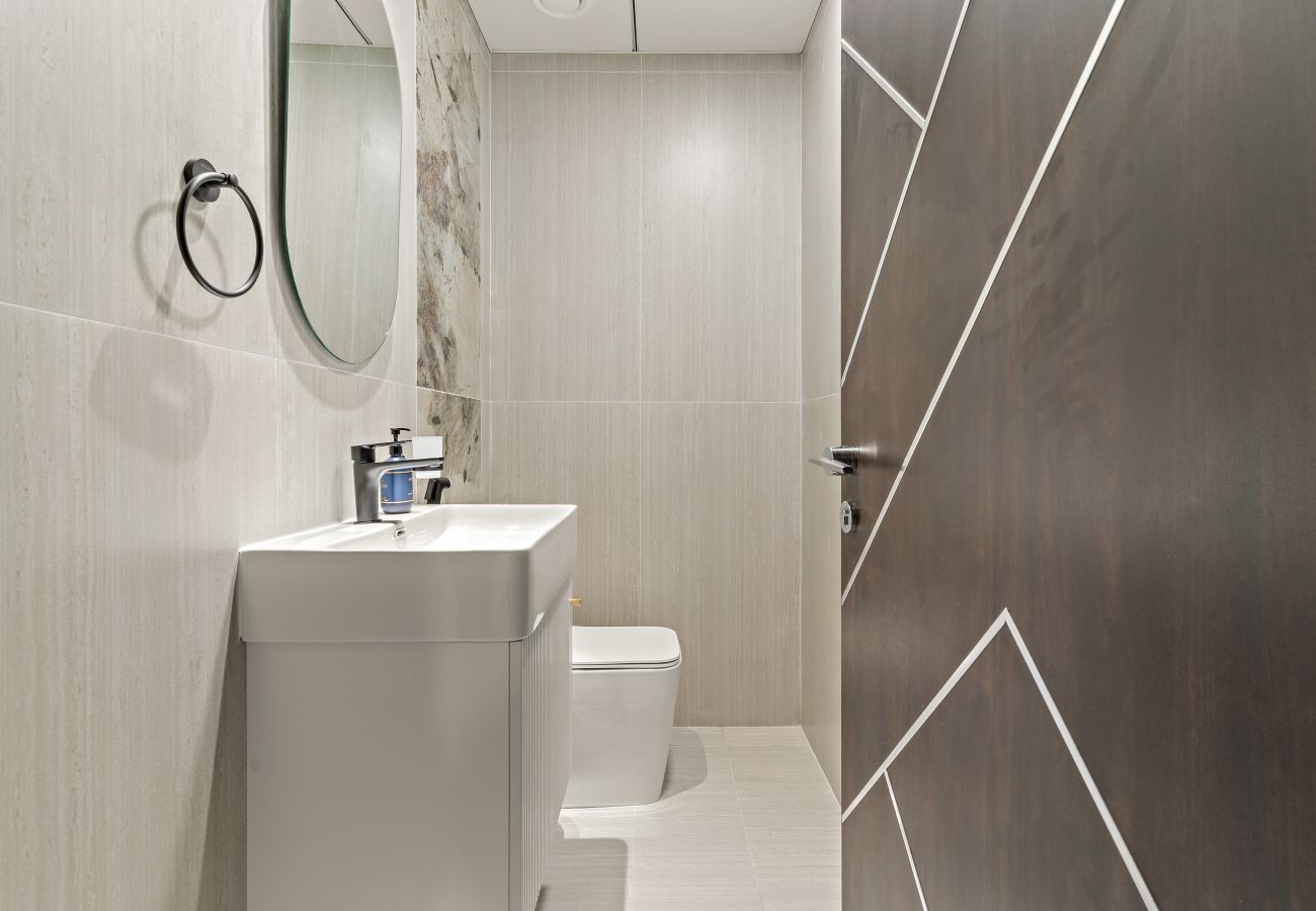 Apartment in Dubai - Spacious 2BR in Dubai Science Park with Private Pool 