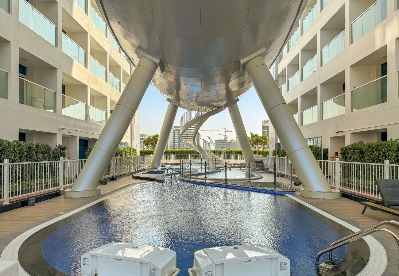 Apartment in Dubai - Spacious 2BR in Dubai Science Park with Private Pool 