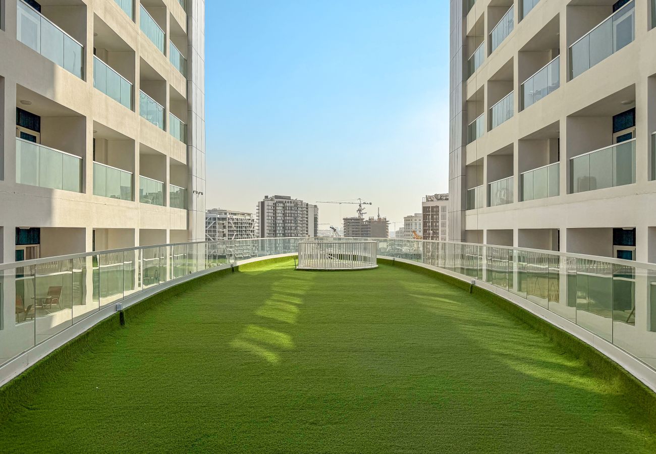 Apartment in Dubai - Spacious 2BR in Dubai Science Park with Private Pool 