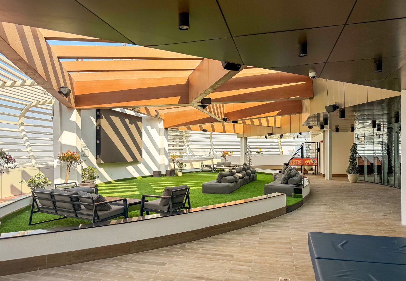 Apartment in Dubai - Spacious 2BR in Dubai Science Park with Private Pool 