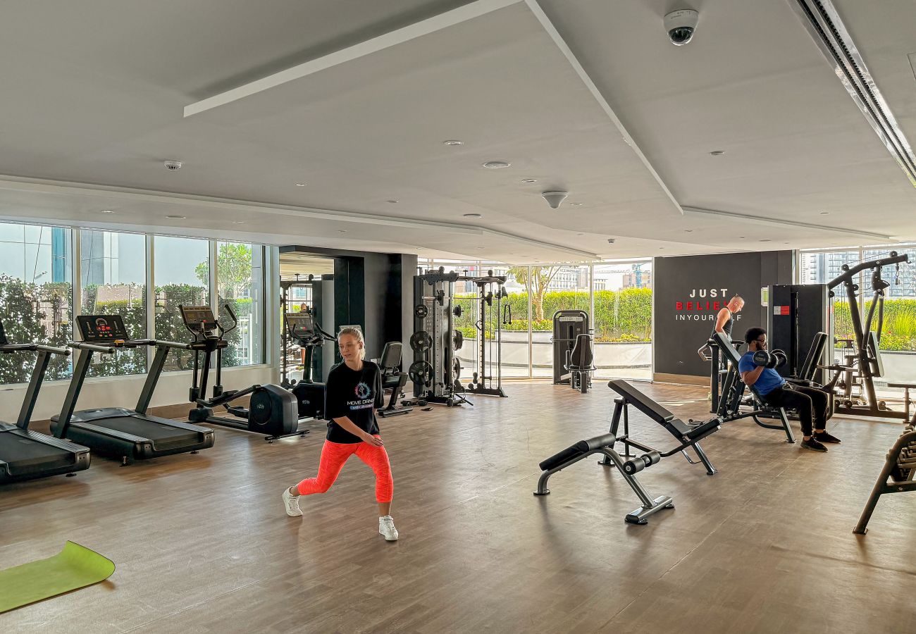 Apartment in Dubai - Spacious 2BR in Dubai Science Park with Private Pool 