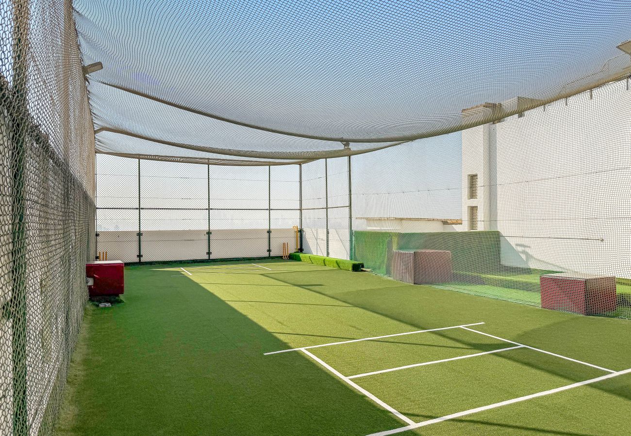 Apartment in Dubai - Spacious 2BR in Dubai Science Park with Private Pool 