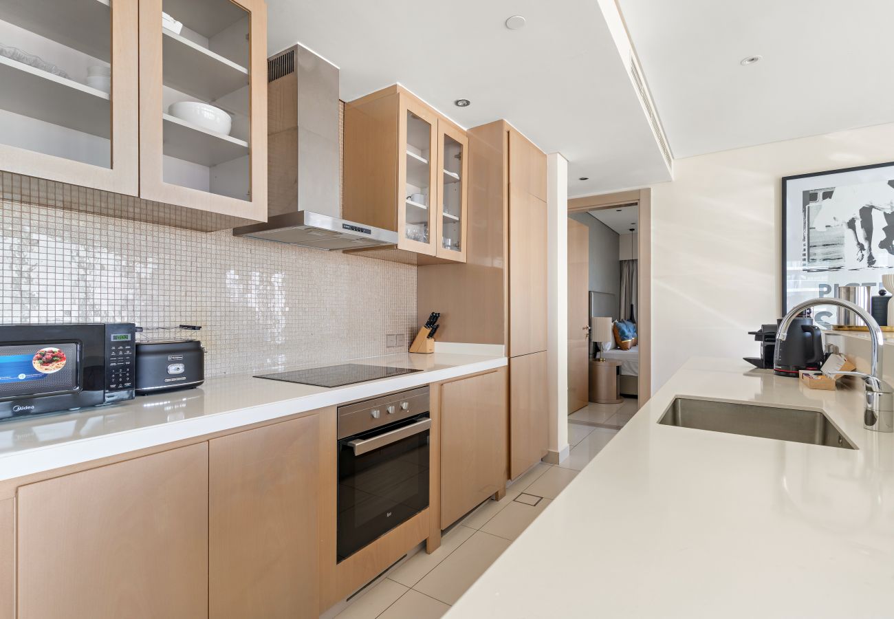 Apartment in Dubai - Luxurious 3BD in Business Bay with Burj Khalifa View