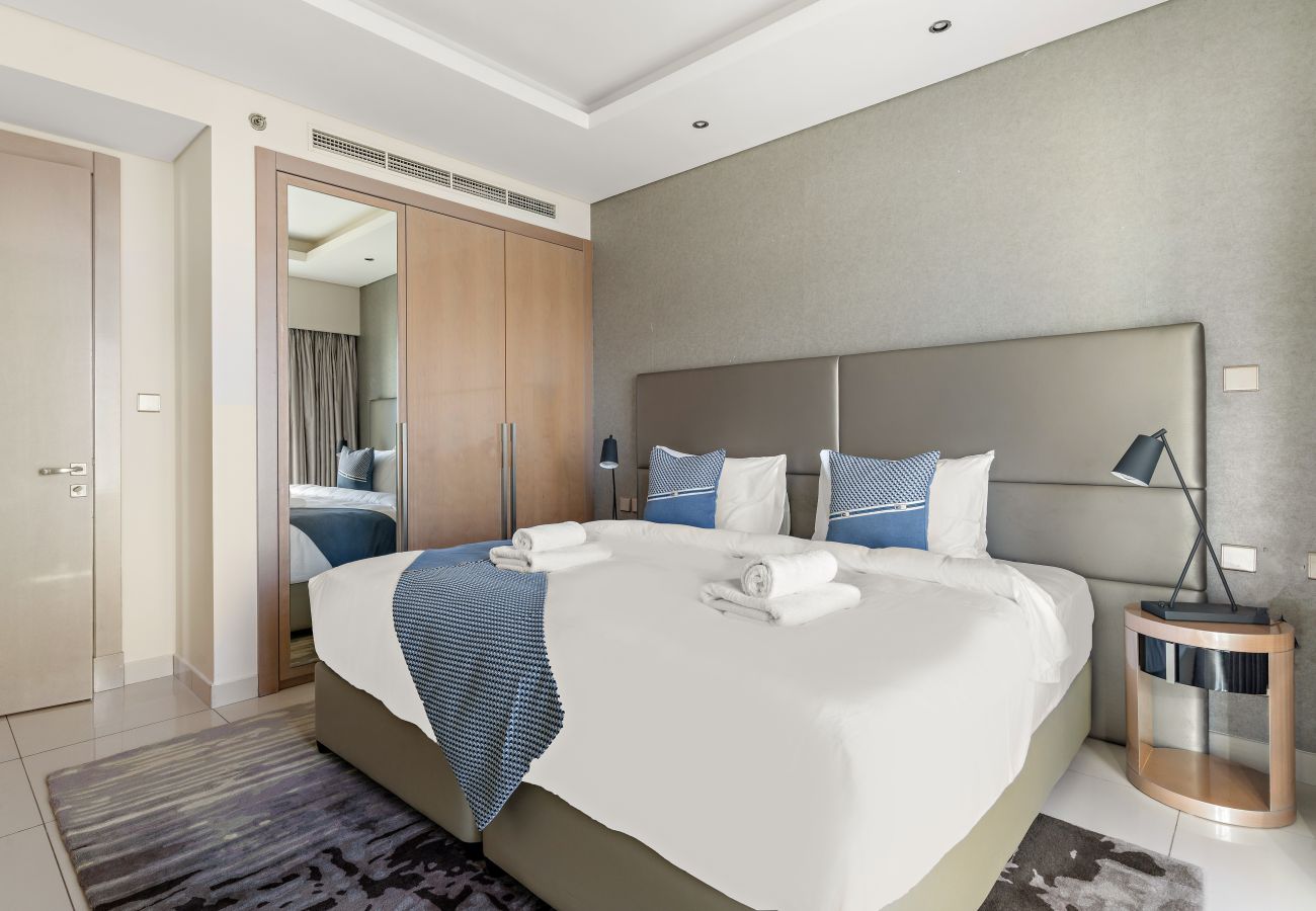 Apartment in Dubai - Luxurious 3BD in Business Bay with Burj Khalifa View