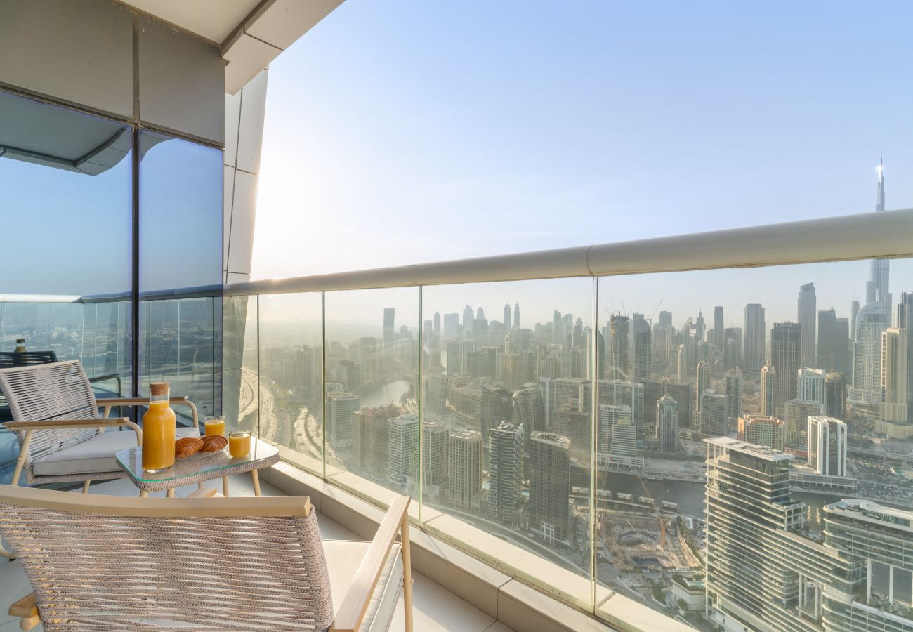 Apartment in Dubai - Luxurious 3BD in Business Bay with Burj Khalifa View