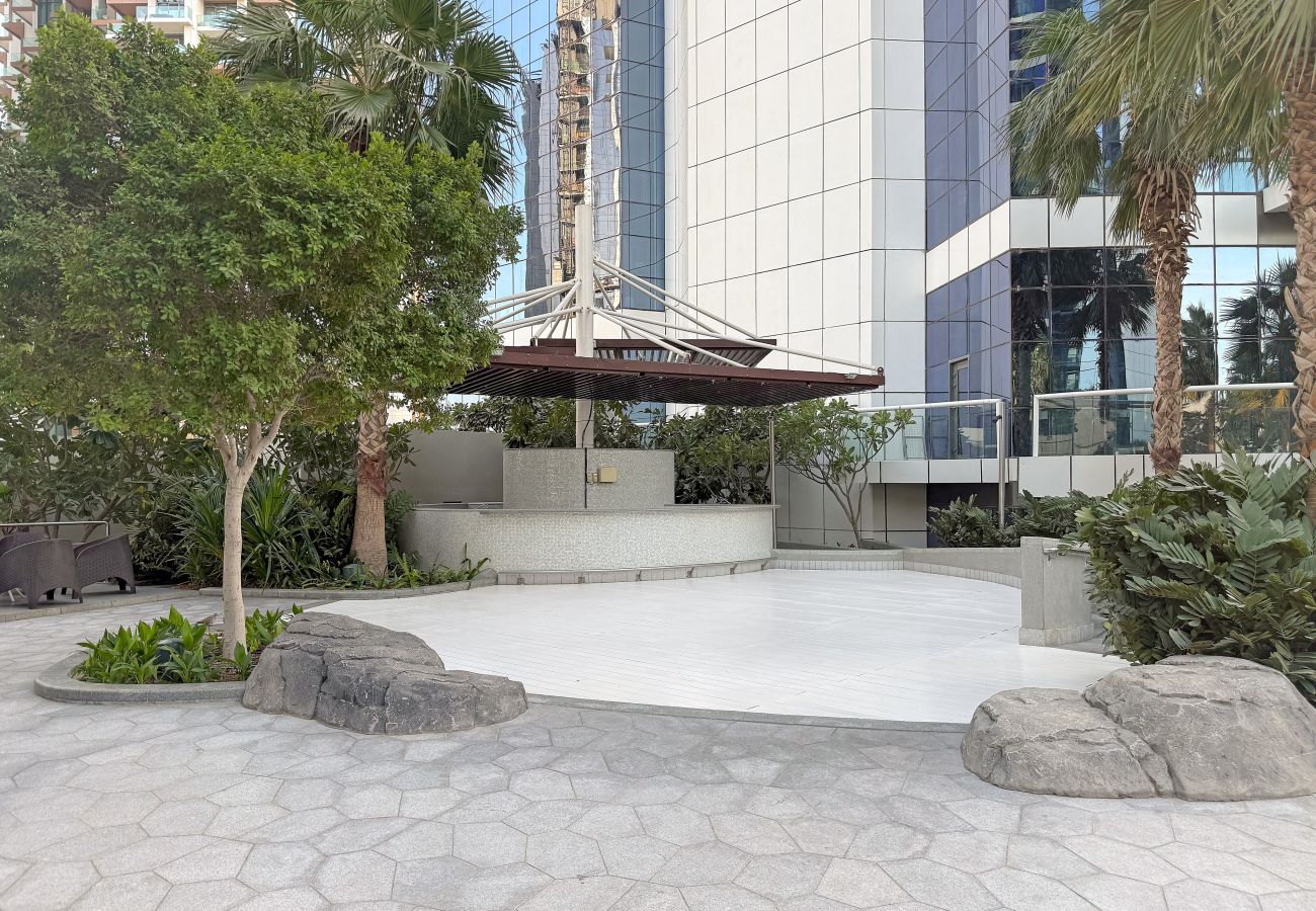 Apartment in Dubai - Luxurious 3BD in Business Bay with Burj Khalifa View