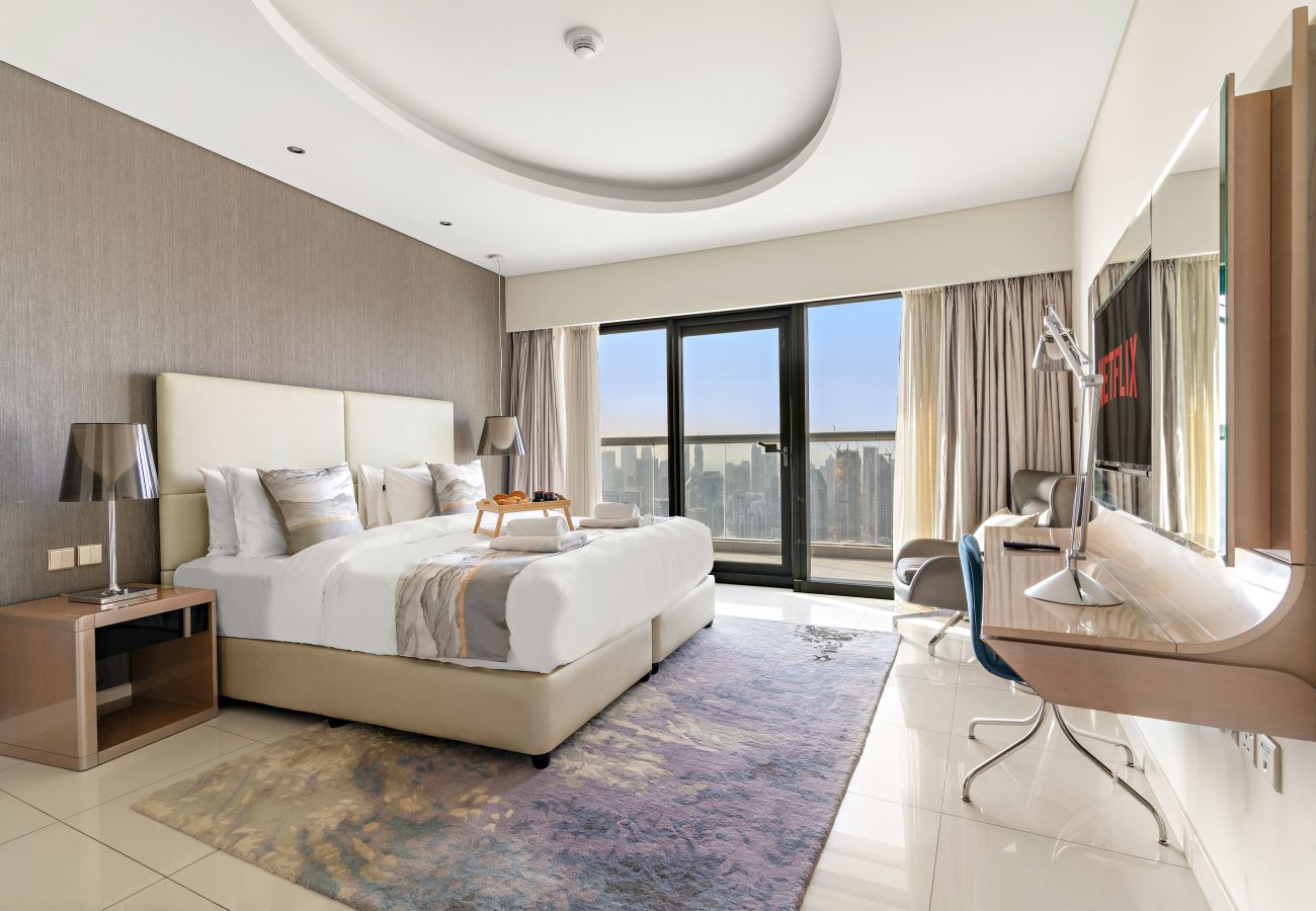 Apartment in Dubai - Luxurious 3BD in Business Bay with Burj Khalifa View