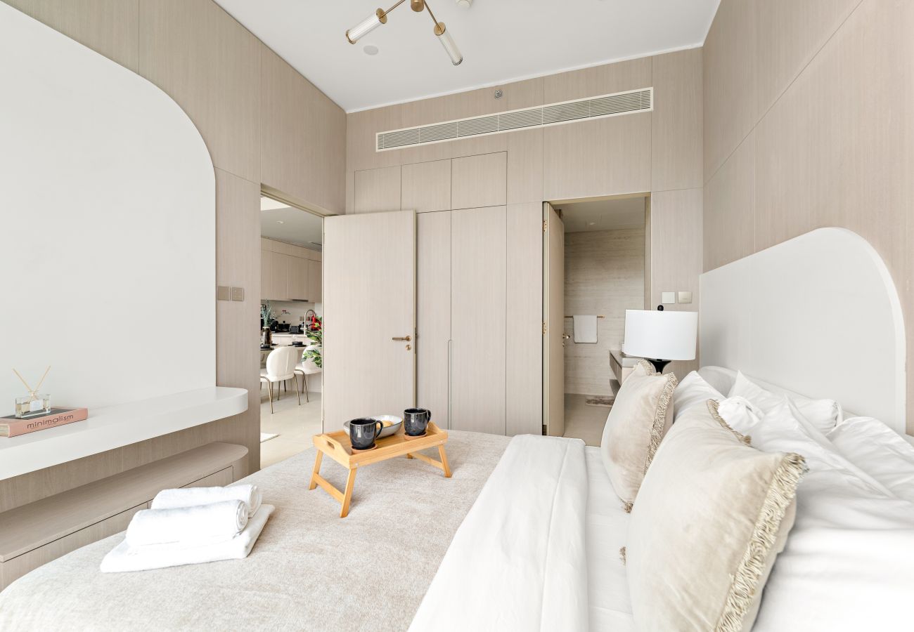 Apartment in Dubai - Bright and Modern One Bedroom in JVC