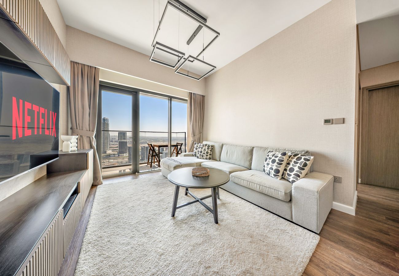 Apartment in Dubai - Downtown Dubai Chic 1BR Retreat