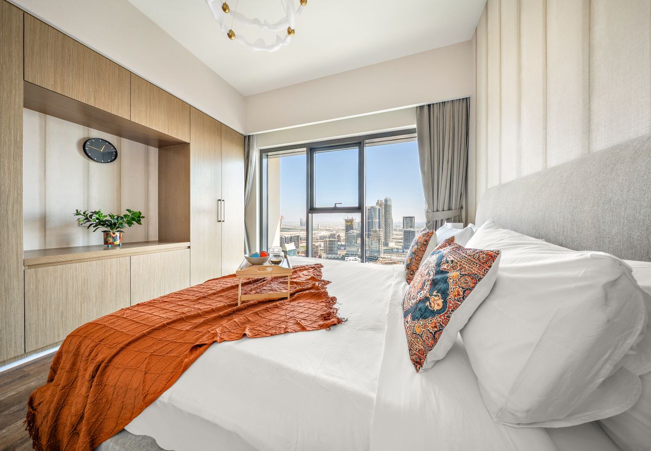 Apartment in Dubai - Downtown Dubai Chic 1BR Retreat