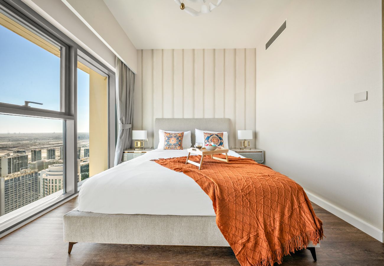 Apartment in Dubai - Downtown Dubai Chic 1BR Retreat