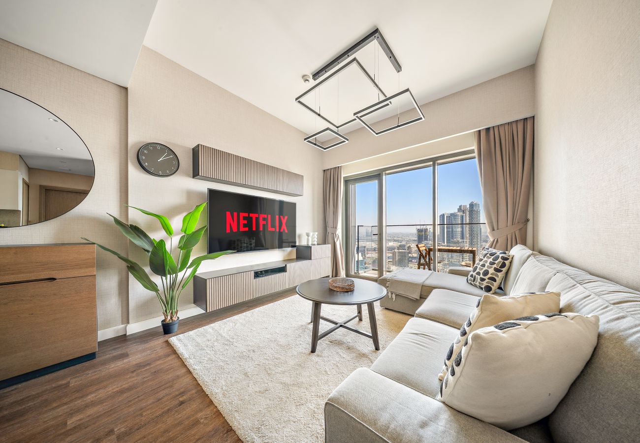 Apartment in Dubai - Downtown Dubai Chic 1BR Retreat
