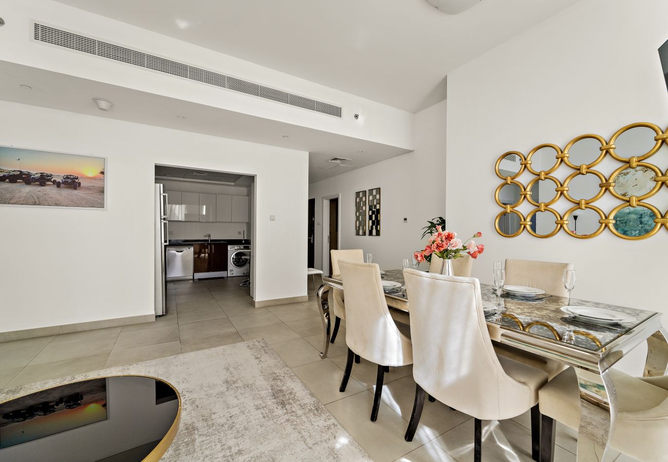 Apartment in Dubai - Stylish 2BD in Dubai Marina Near the Beach