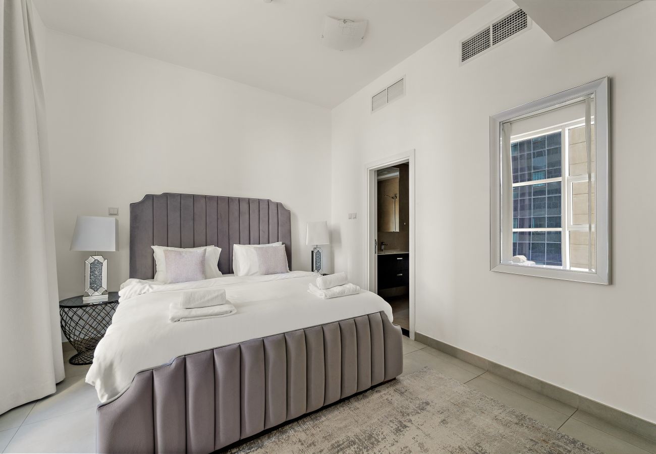 Apartment in Dubai - Stylish 2BD in Dubai Marina Near the Beach