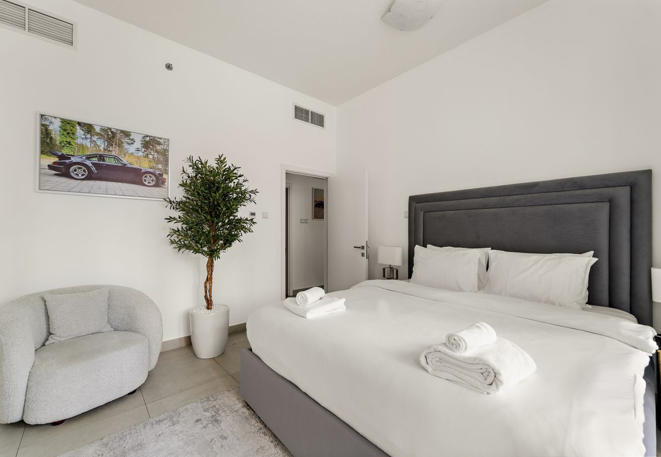 Apartment in Dubai - Stylish 2BD in Dubai Marina Near the Beach